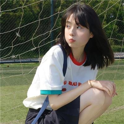 穿风信子蓝的少女